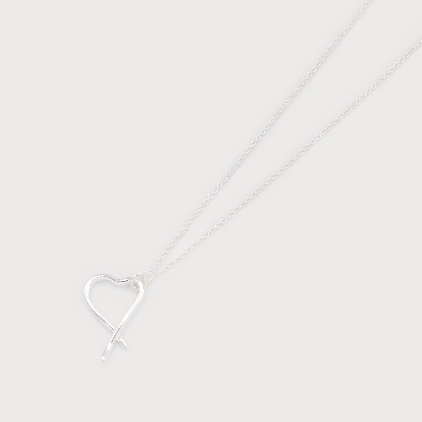 Petit pendentif en forme de cœur argent