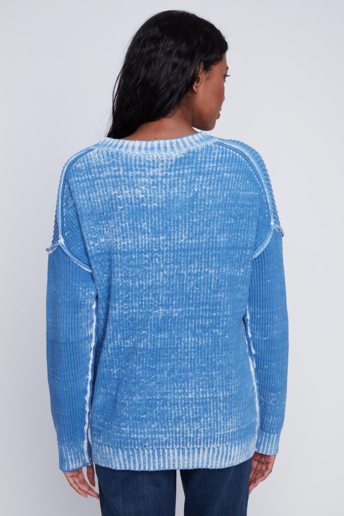 Tricot bleu délavé