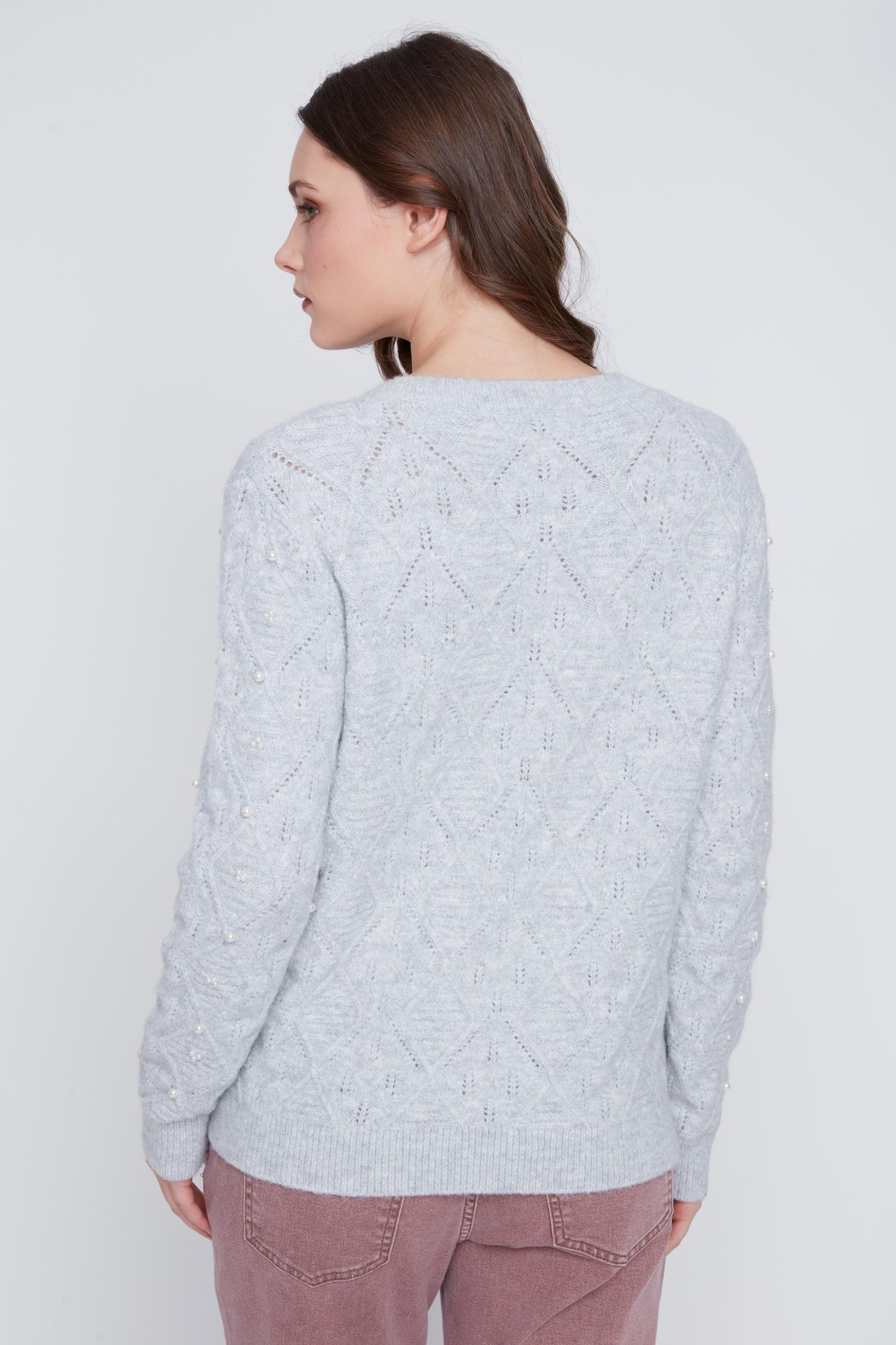 Tricot orné de perles