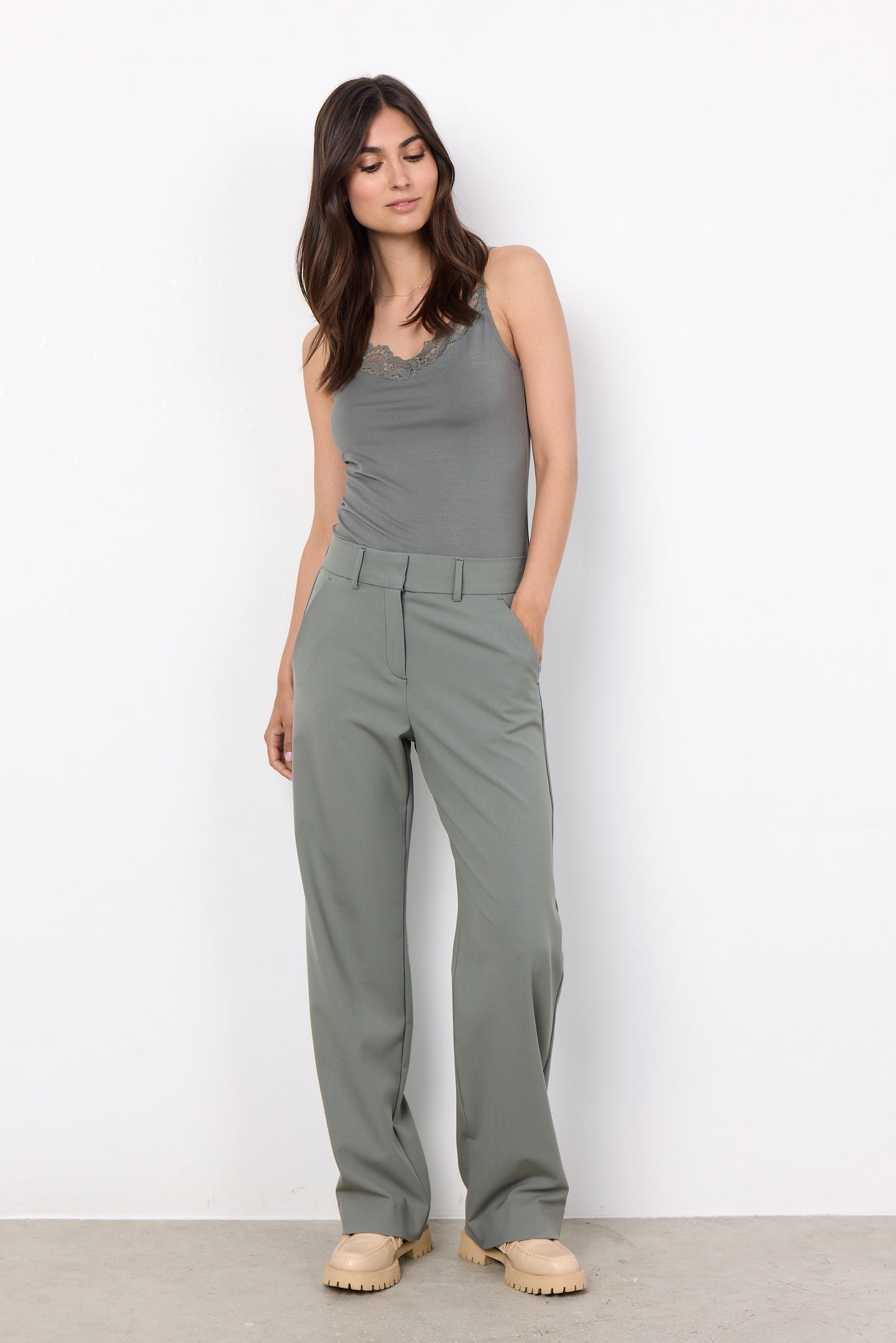 Camisole à dentelle gris