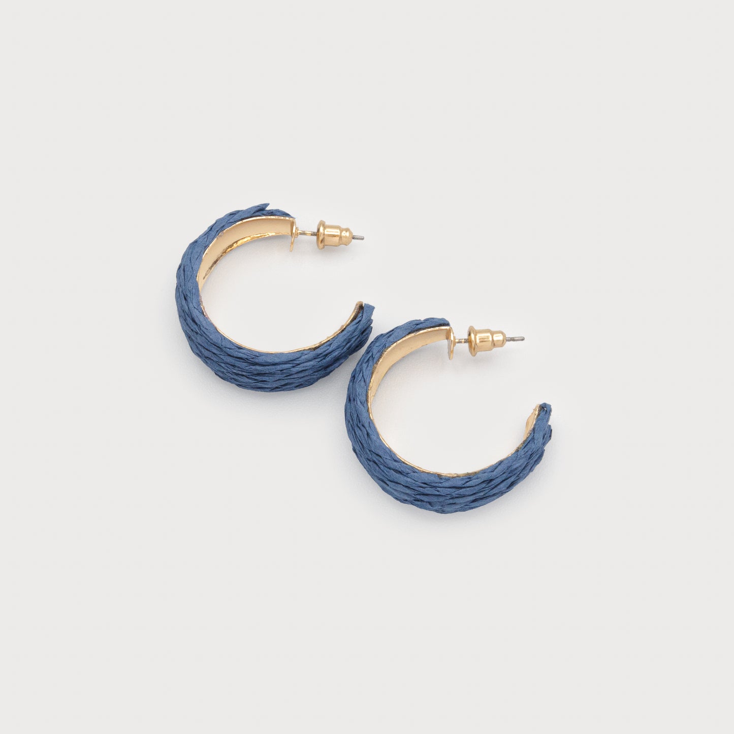 Boucles d'oreilles sur cadre métallique bleu