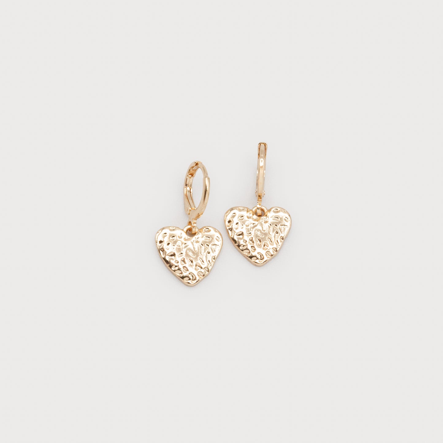 Boucles d'oreilles avec petit pendentif cœur