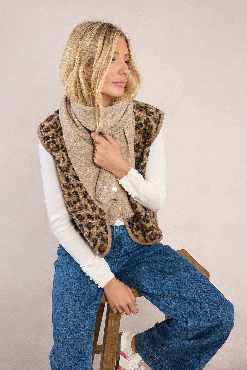 Foulard avec une jolie boucle