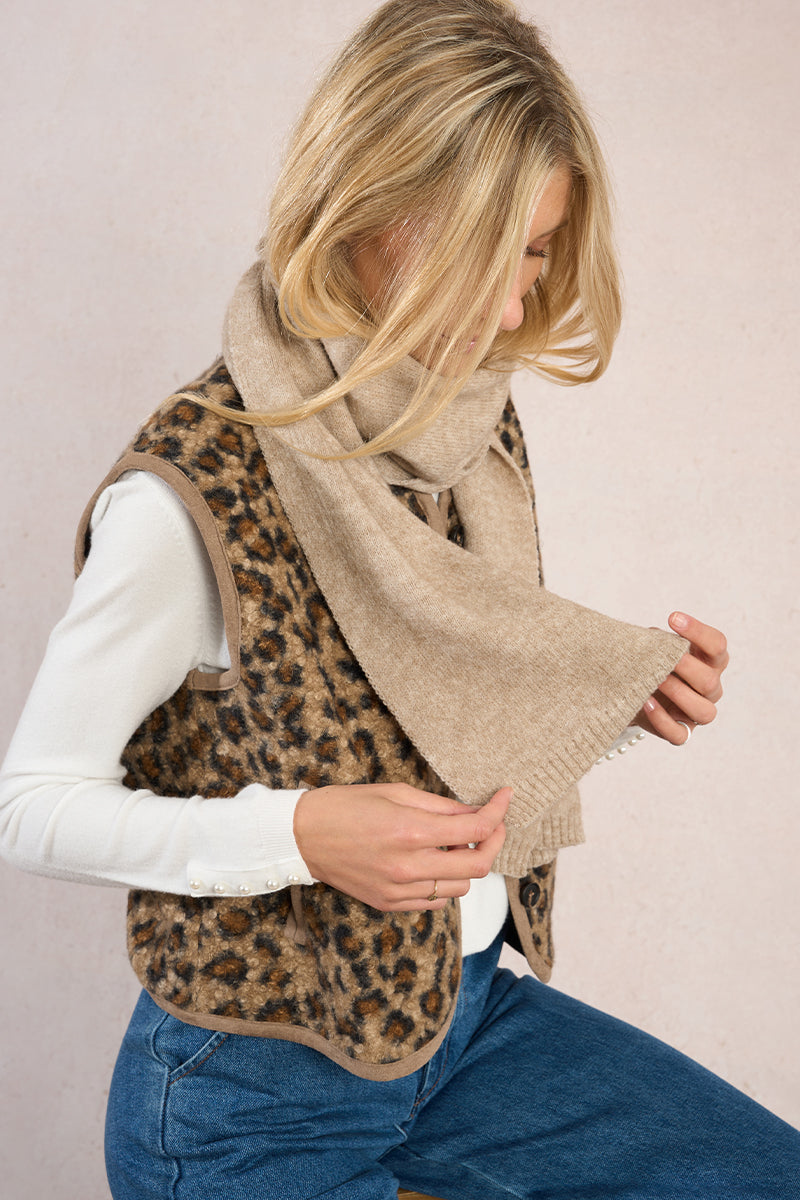 Foulard avec une jolie boucle