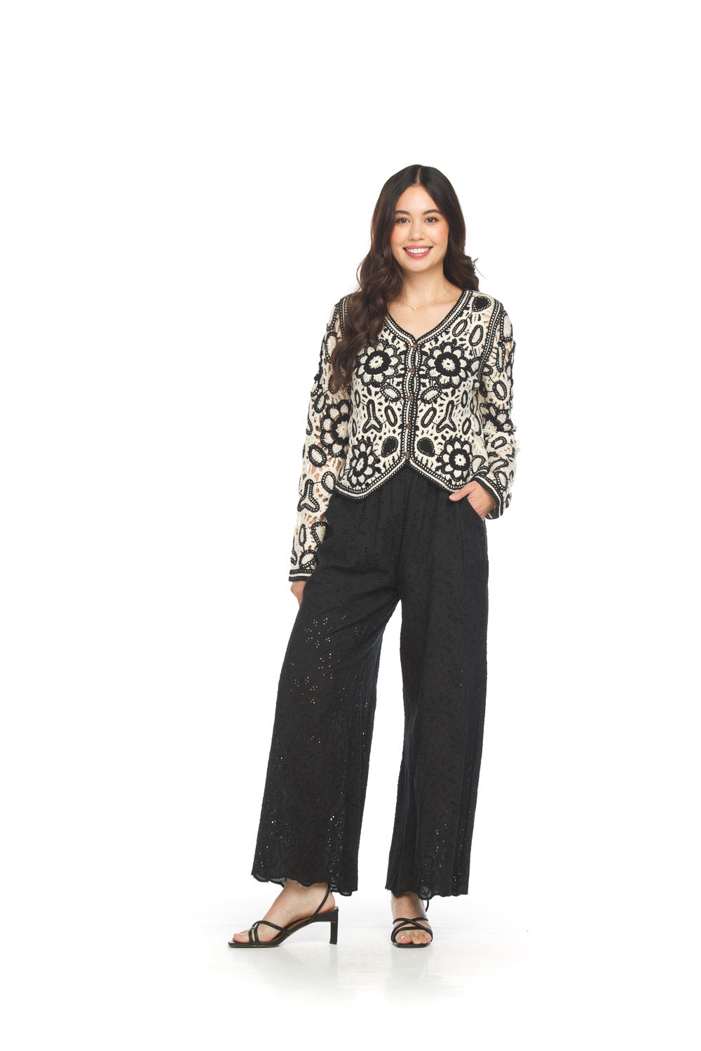 Veste crochetée motif fleurs