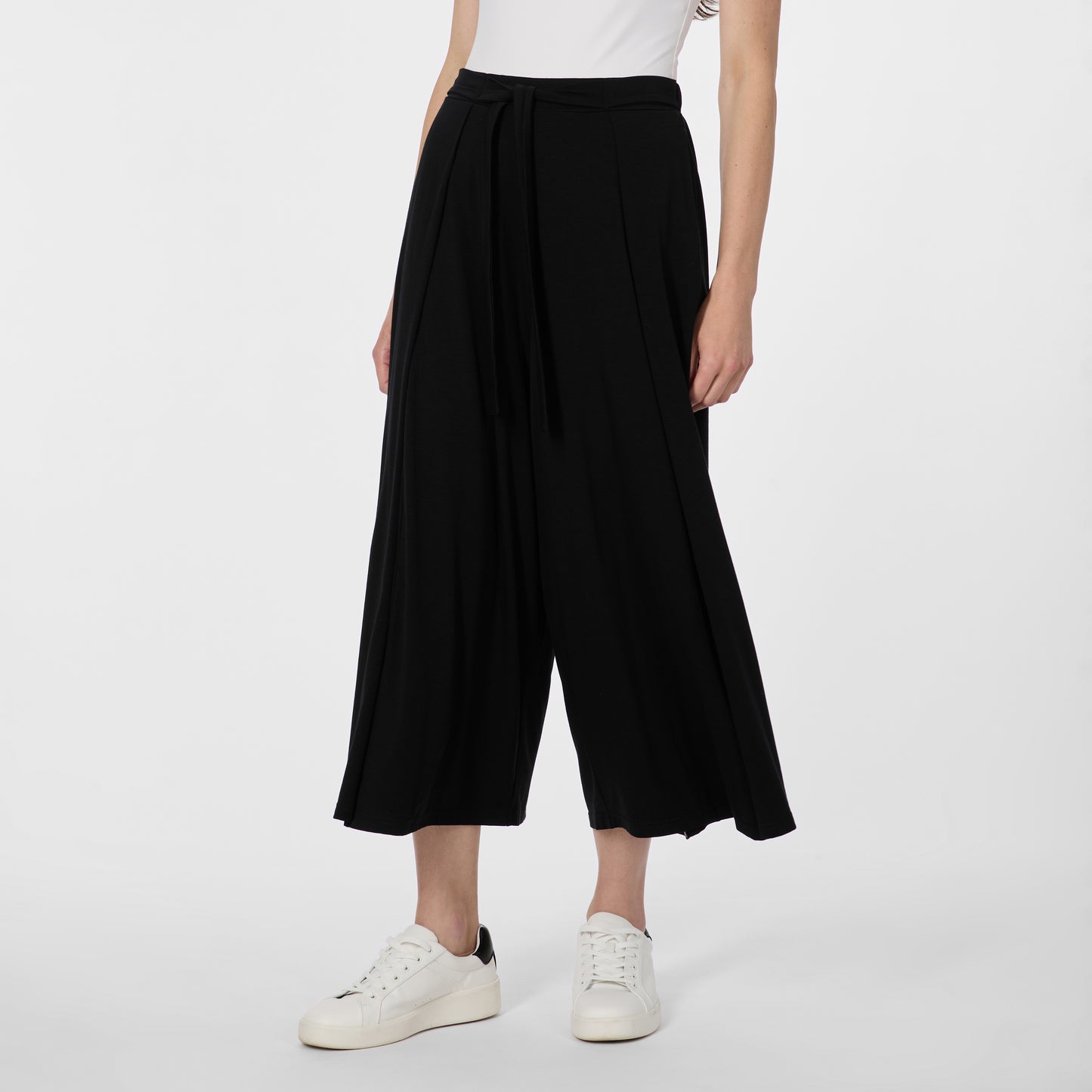 Le pantalon noir qu’on aime avoir