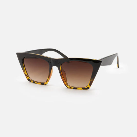 Lunettes de soleil noires et écaille tortue
