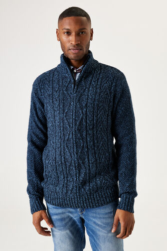 Pull en maille torsadée
