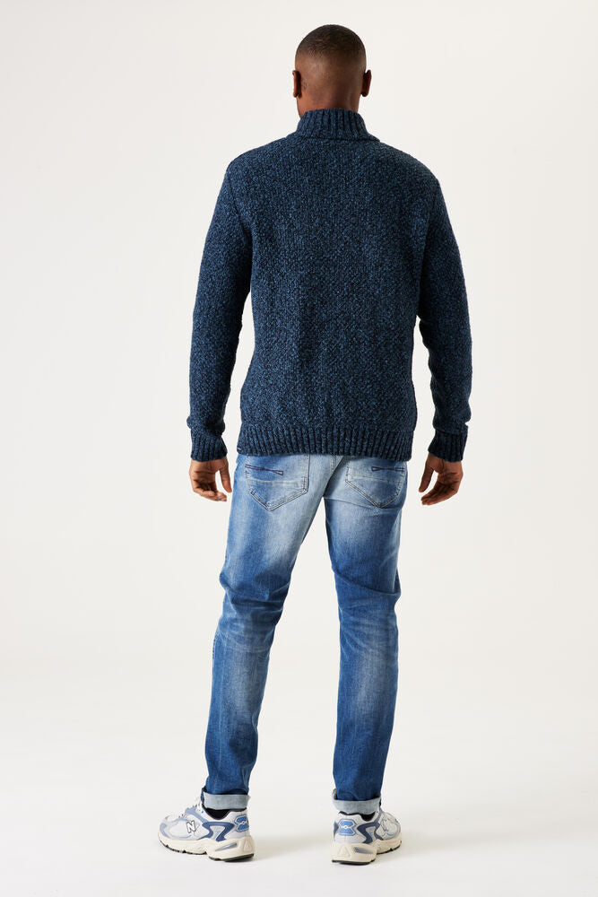 Pull en maille torsadée