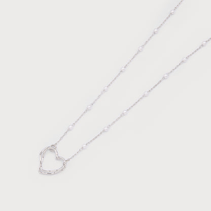 Petite chaine avec perles en alternance et cœur délicat