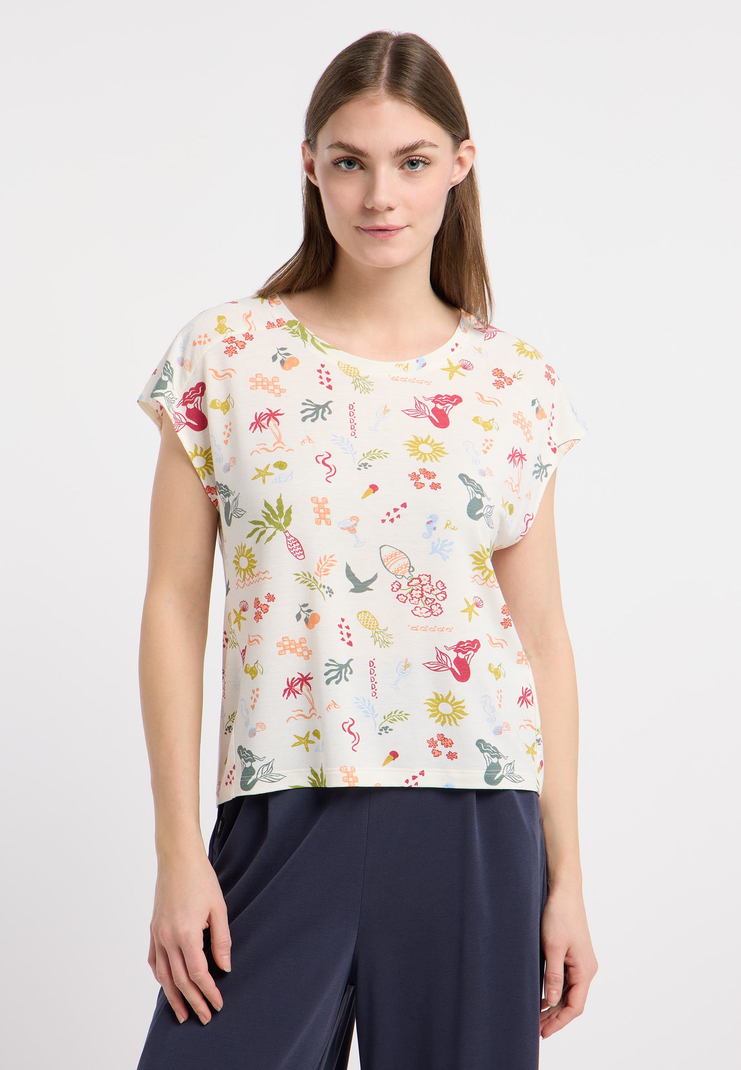 Haut fluide aux motifs artistiques