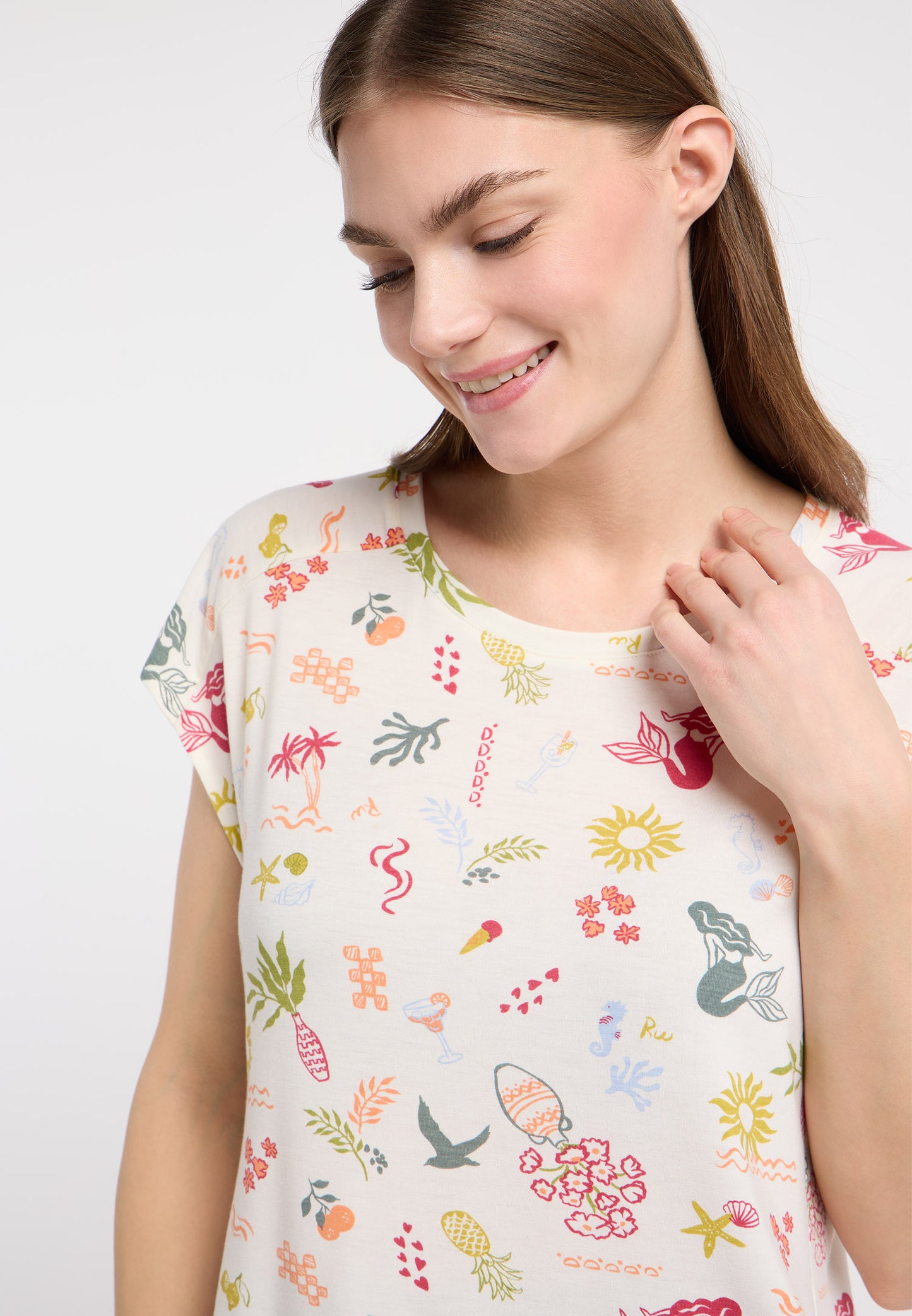 Haut fluide aux motifs artistiques