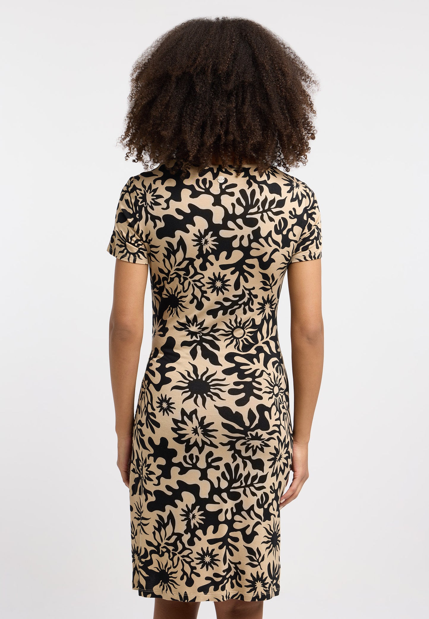 Robe fluide au charme affirmé