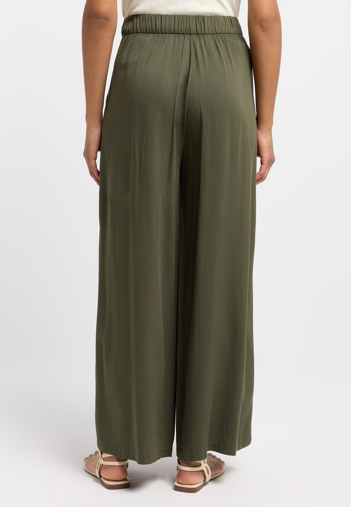 Pantalon kaki élégant à jambe ample