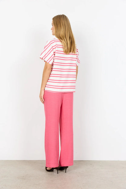 Le t-shirt frais et actuel