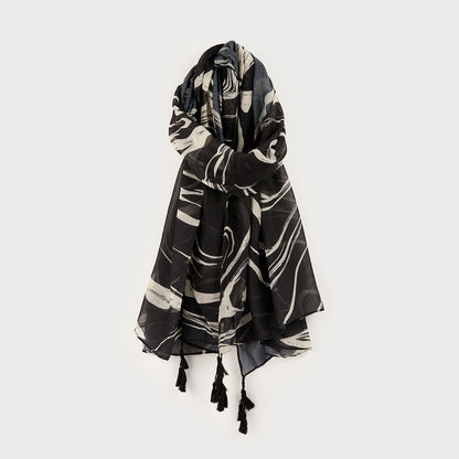 Foulard léger aux imprimés noirs et blancs