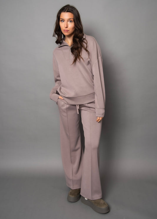 Pull avec zip à la moitié
