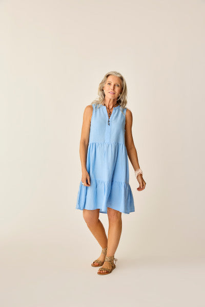 Robe sans manche à volant