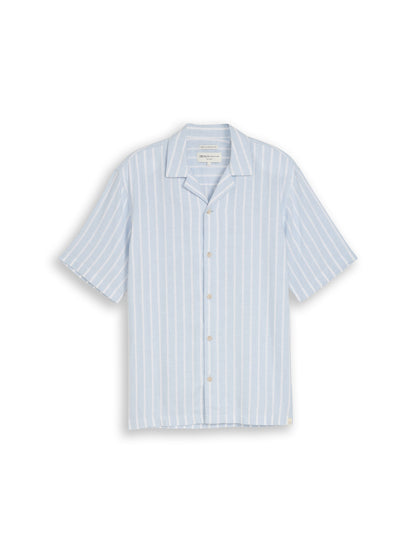 Chemise d’été bleu pâle à coupe ample