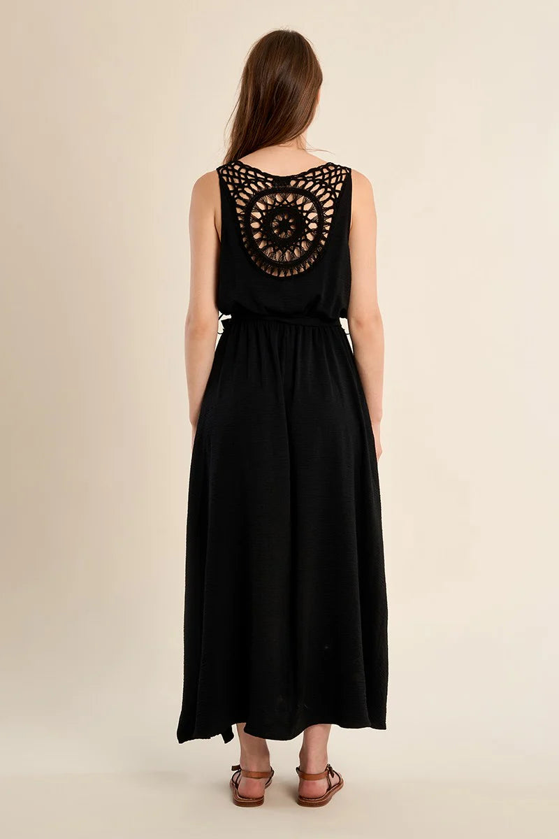 L’incontournable robe noire d’été