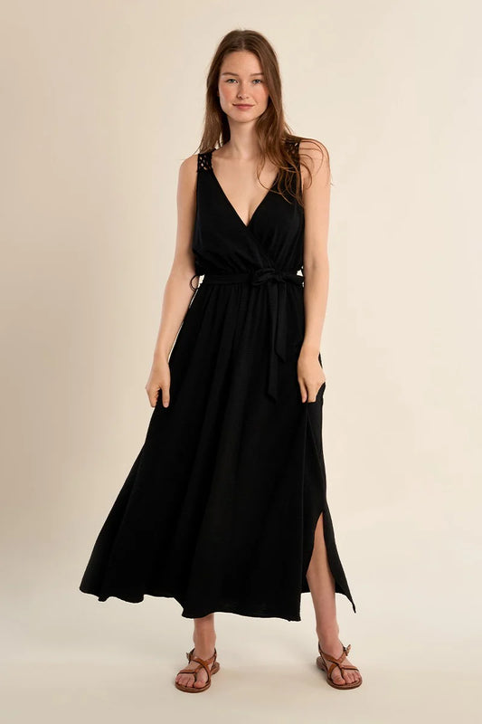 L’incontournable robe noire d’été