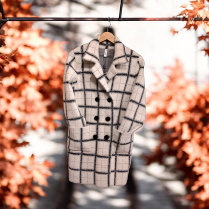 Manteau d'automne à carreaux blanc et noirs