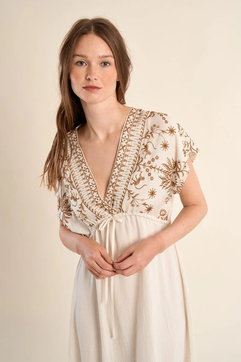 Robe longue brodée
