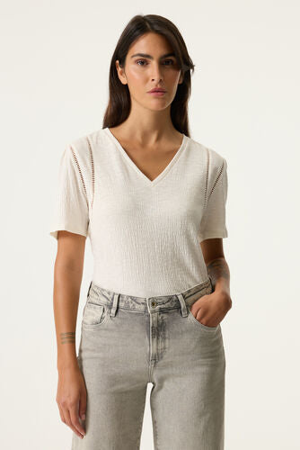 Le t-shirt féminin par excellence