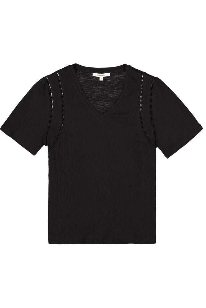 Le t-shirt féminin par excellence