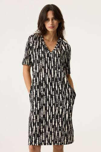 Une robe élégante au style affirmé
