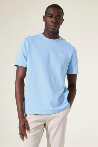 Un t-shirt au style sobre et tendance