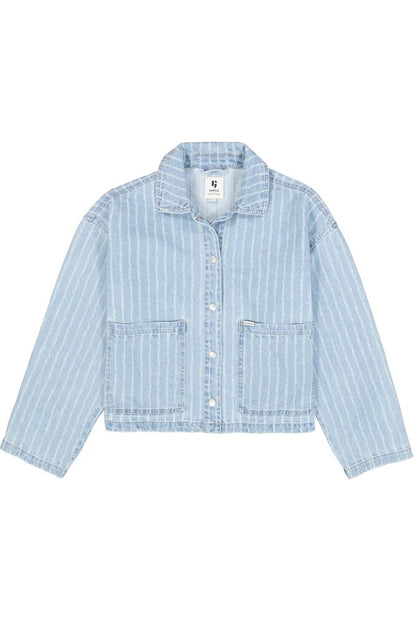 Un essentiel denim avec une touche d’originalité