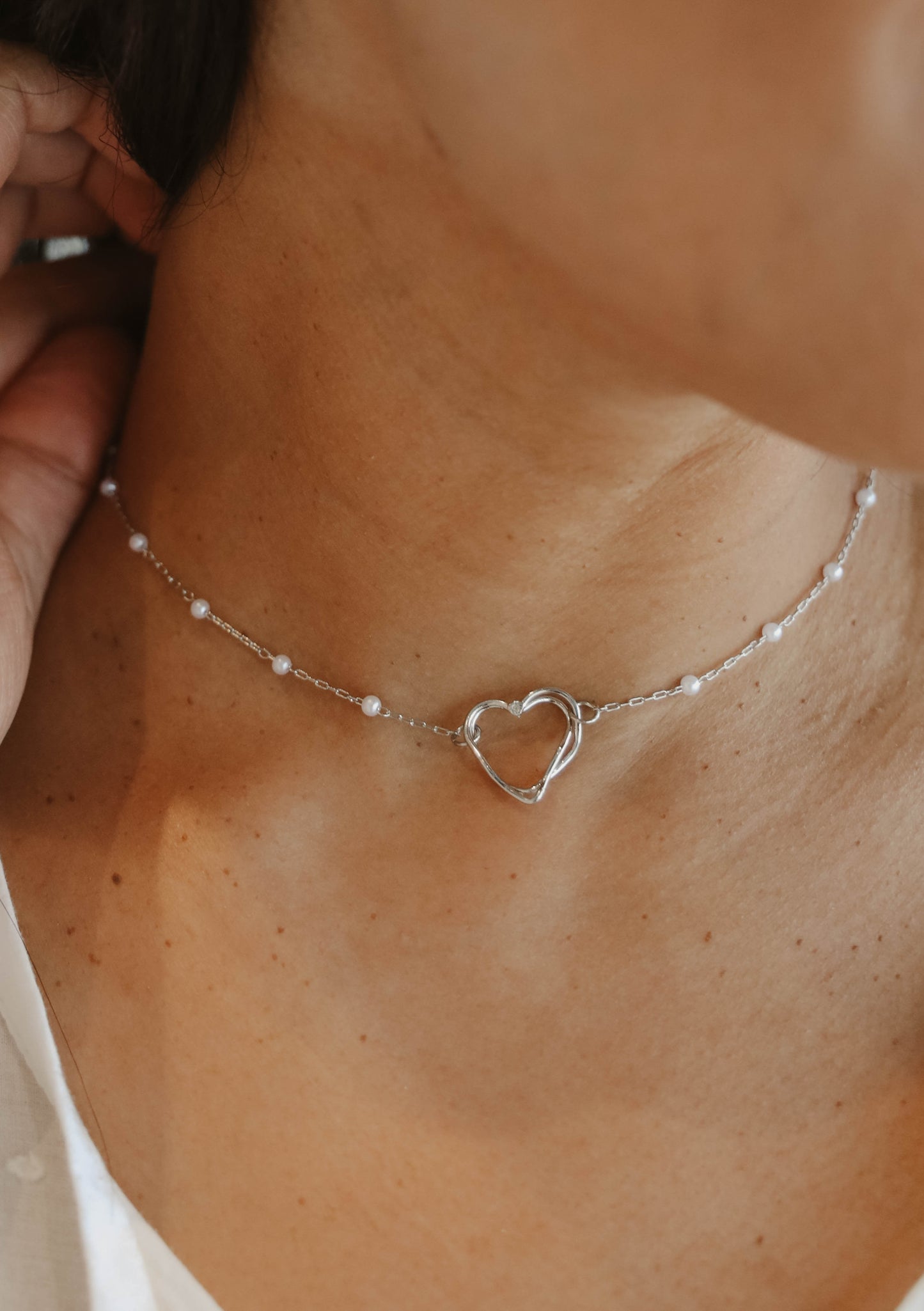 Petite chaine avec perles en alternance et cœur délicat