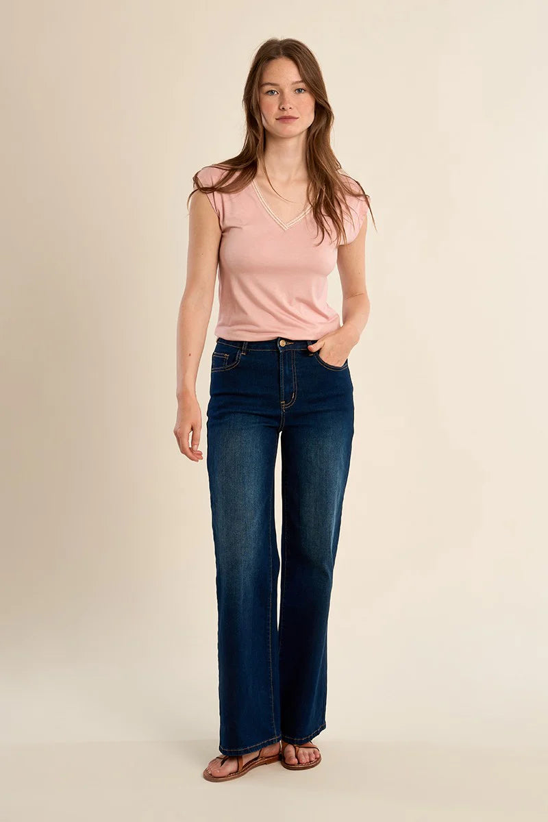T-shirt rose poudré au col scintillant