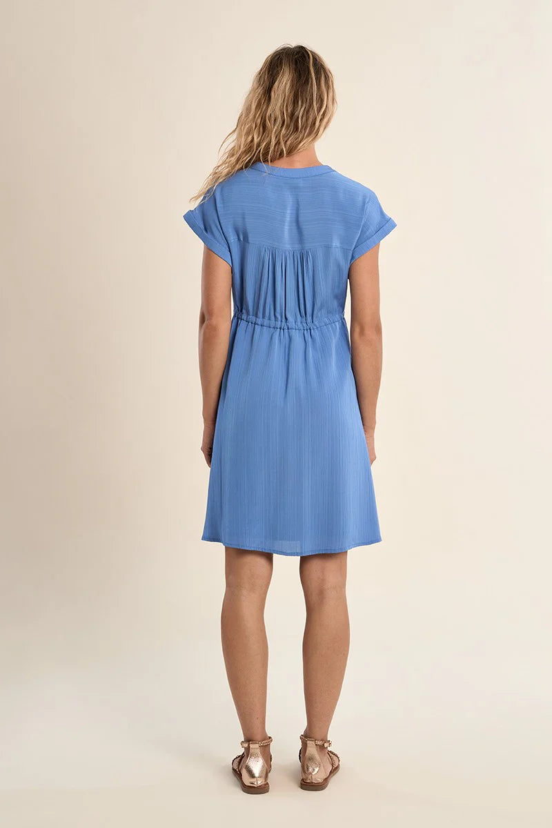Robe chemise courte en bleu ciel