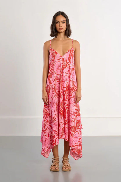Robe fluide aux couleurs vibrantes