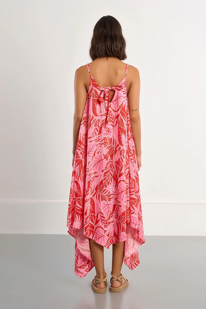 Robe fluide aux couleurs vibrantes