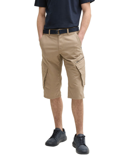 Short cargo au-sessus du genou