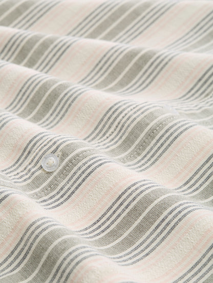 Chemise rayée aux tons naturels
