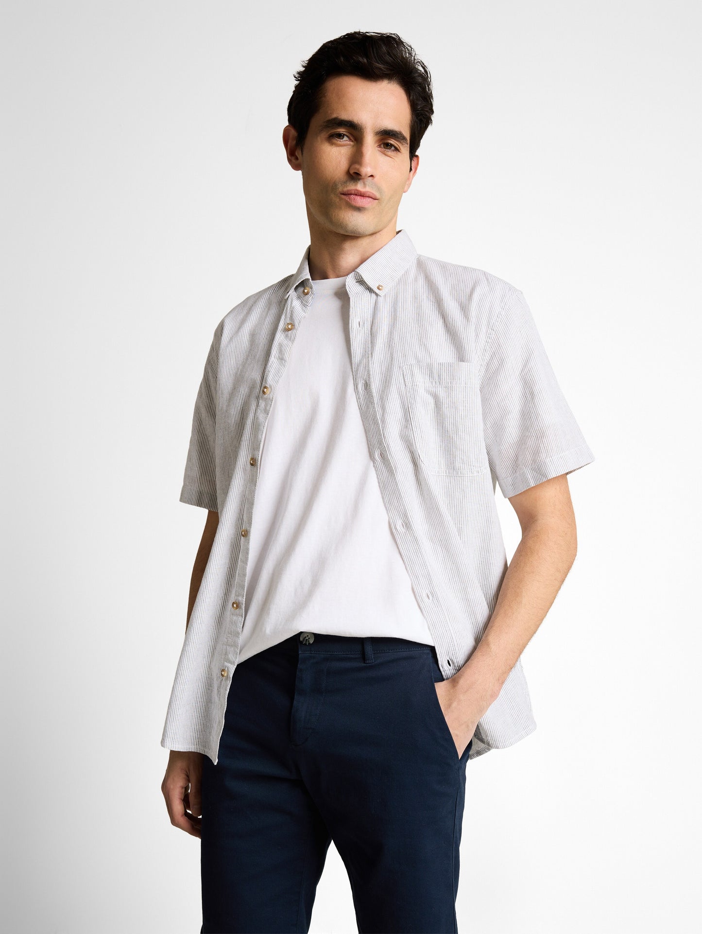 Short chino uni facile à porter