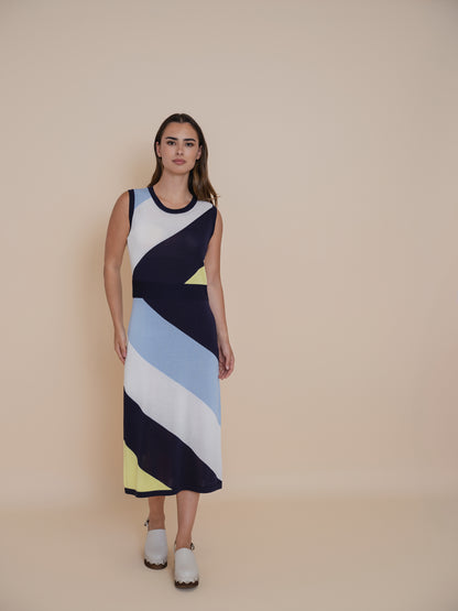 Robe midi graphique aux nuances bleutées modernes