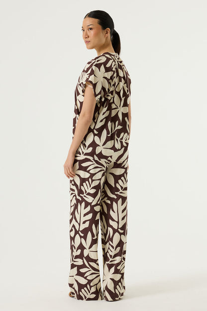 Top brun à imprimé feuillage coupe fluide en viscose