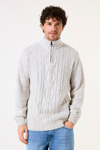 Pull en maille torsadée